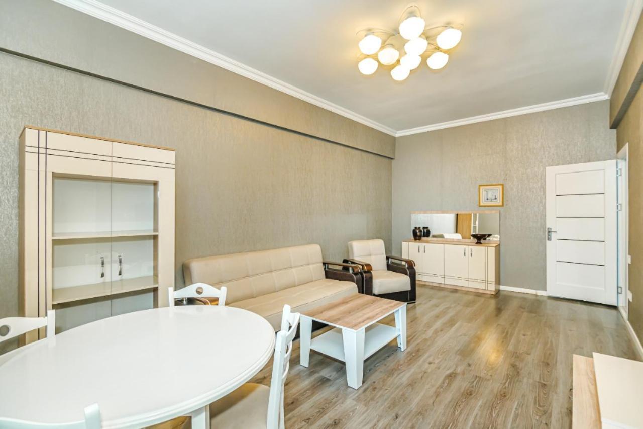 M Estate 1 room Targovi Baku Exterior foto